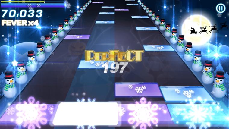 Modern O2Jam gameplay on a dark stage with pink and cyan neon lights.